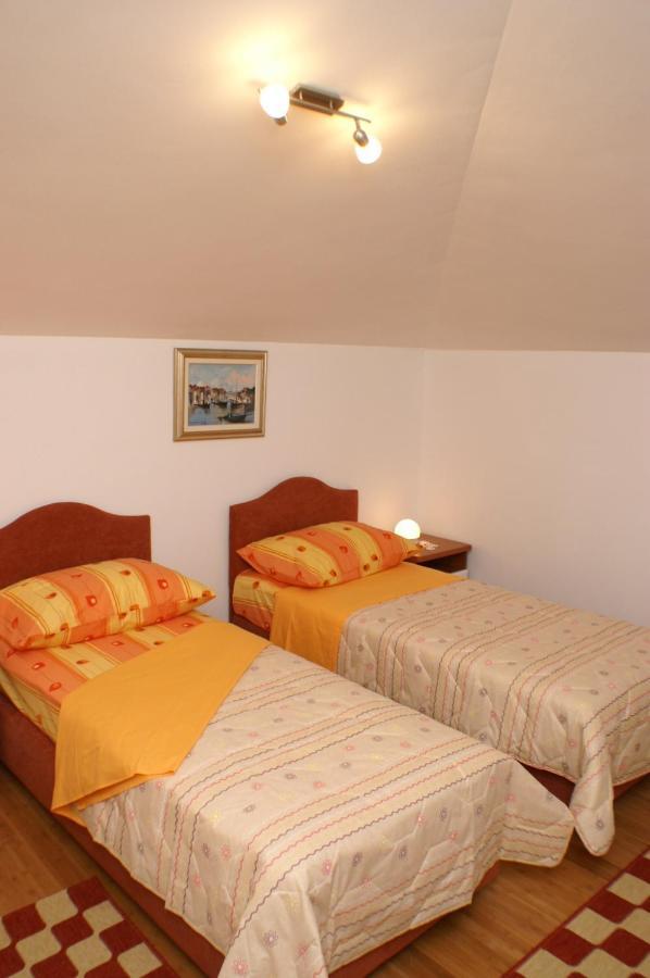 Apartments By The Sea Supetar, Brac - 4274 외부 사진