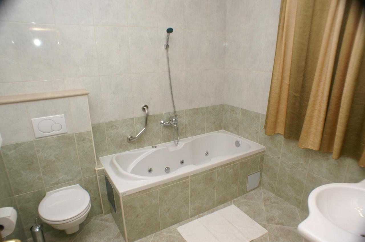 Apartments By The Sea Supetar, Brac - 4274 외부 사진